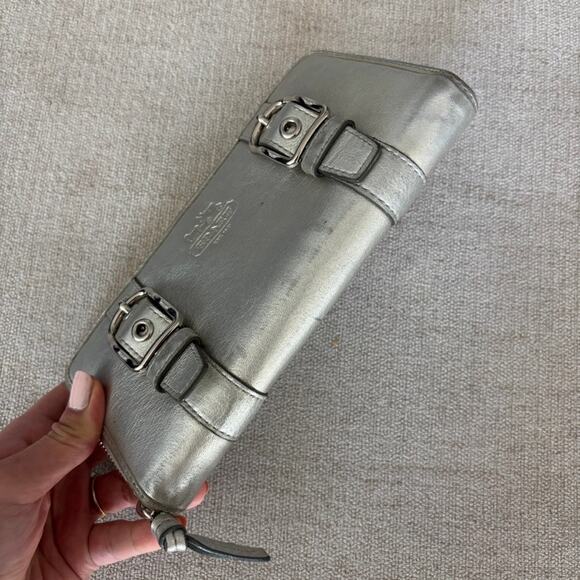 Vintage Coach Wallet Silver Soho Zoe Metallic Zip Around - Picture 4 of 7